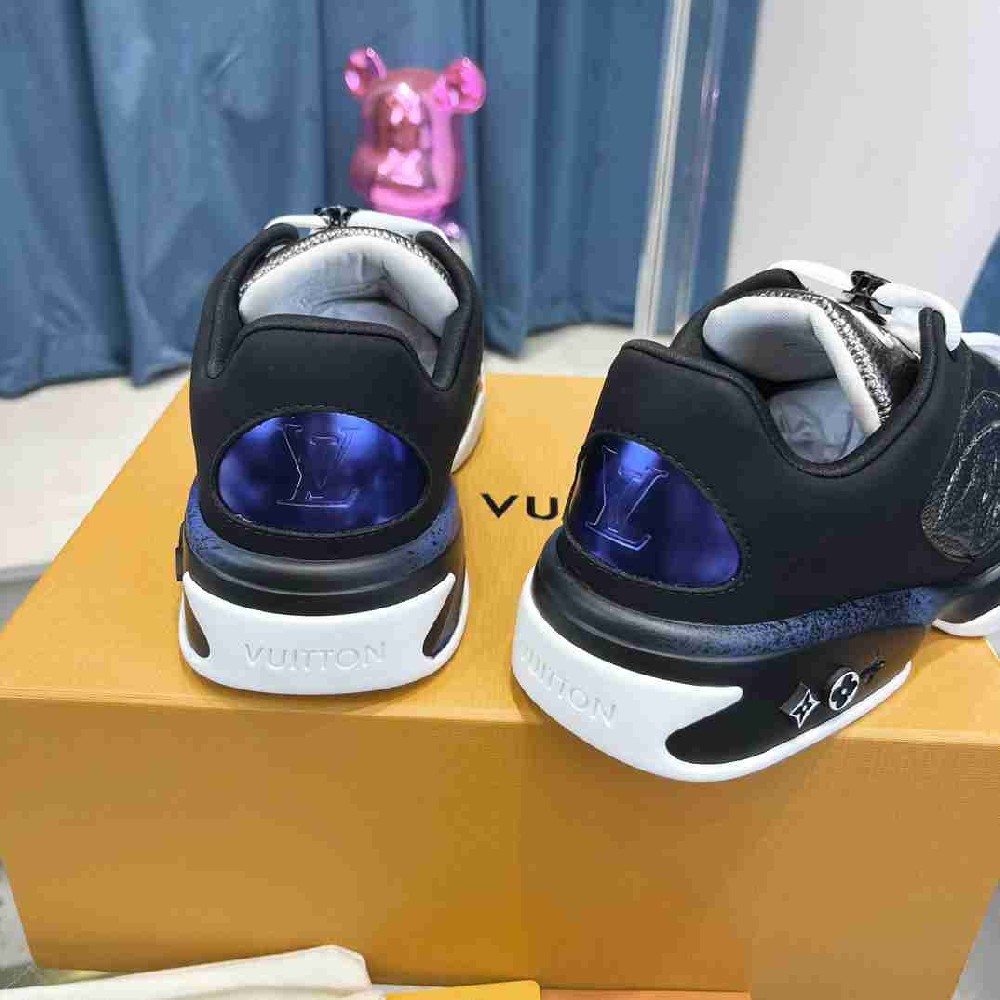 LV sneakers LU0381