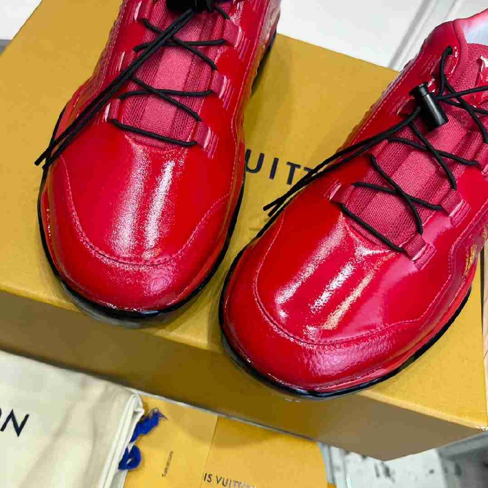 LV sneakers LU0385