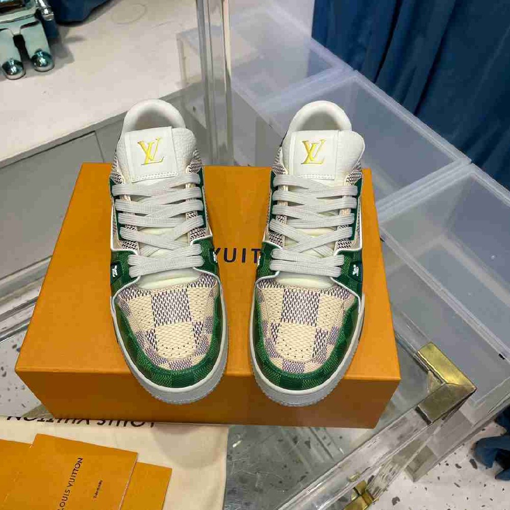 LV sneakers LU0389