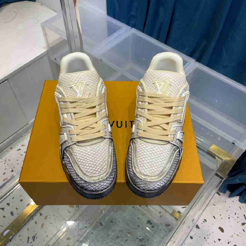 LV sneakers LU0391