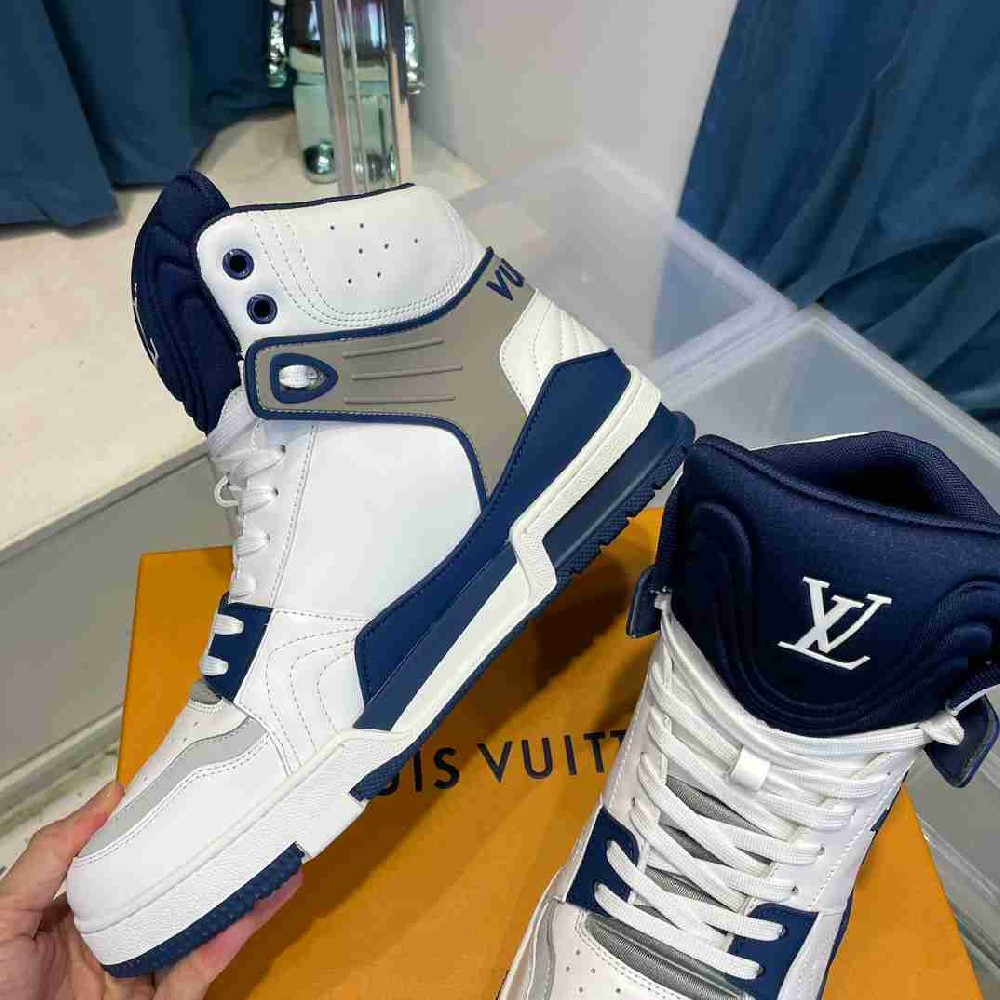 LV sneakers LU0398