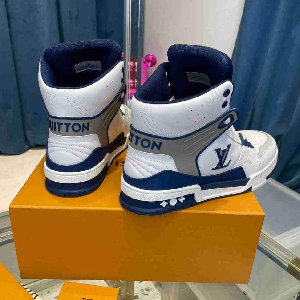 LV sneakers LU0398