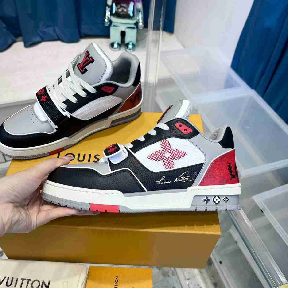 LV sneakers LU0409