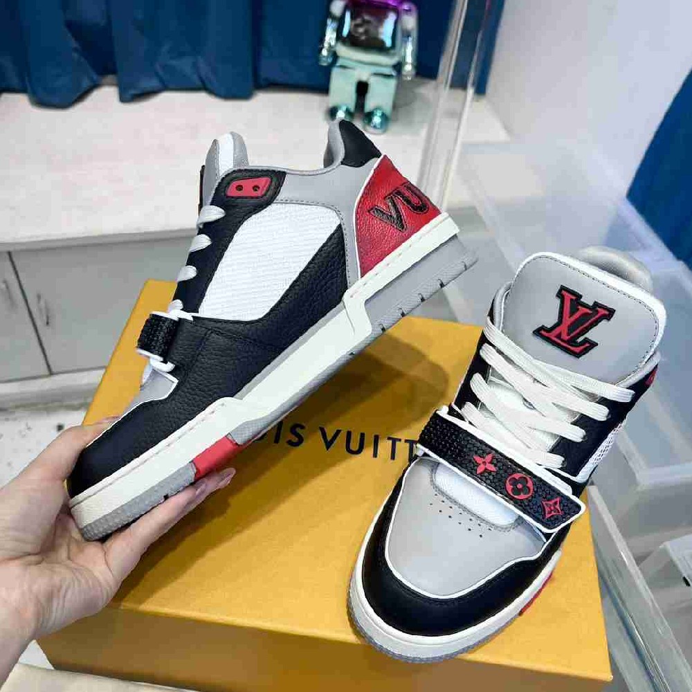 LV sneakers LU0409