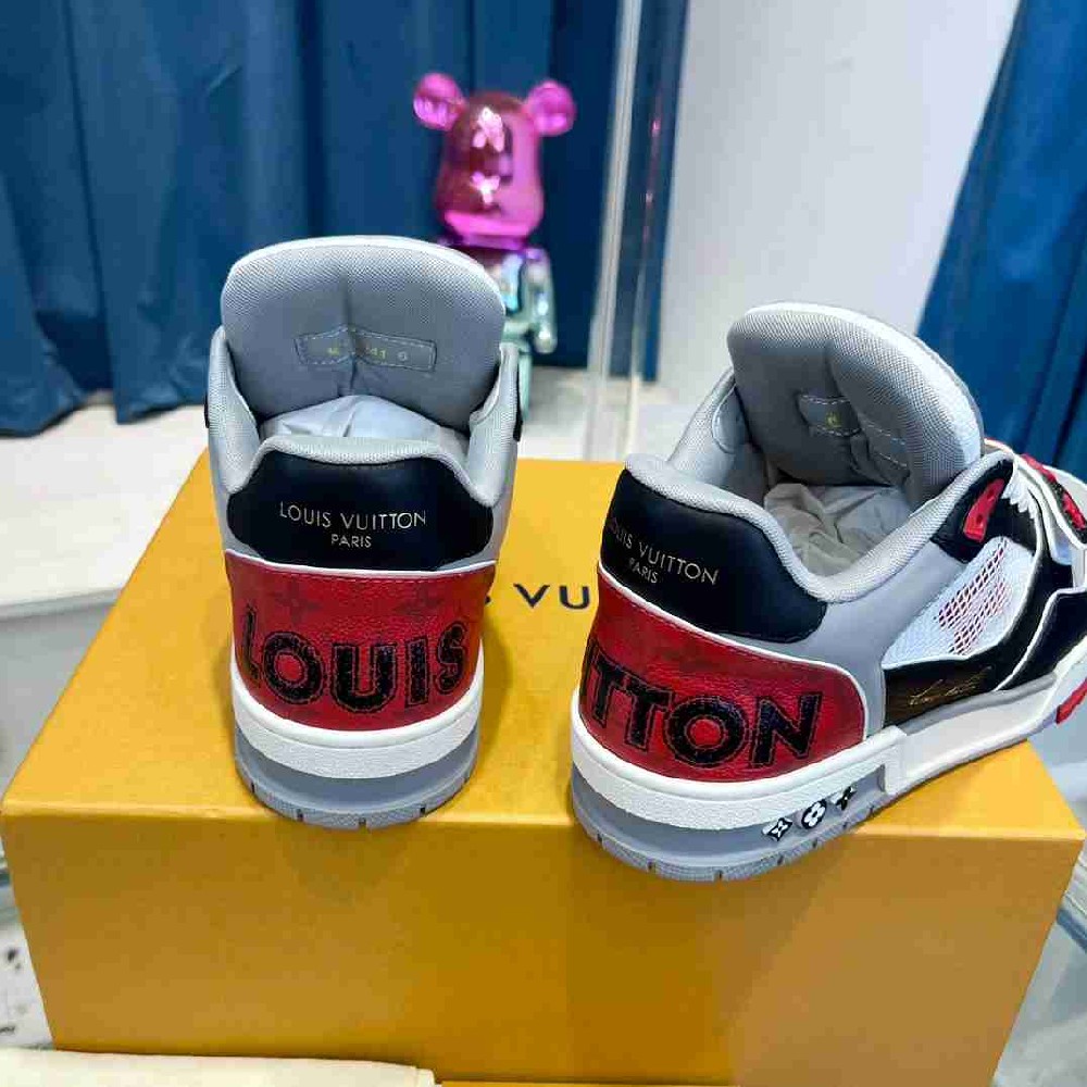 LV sneakers LU0409