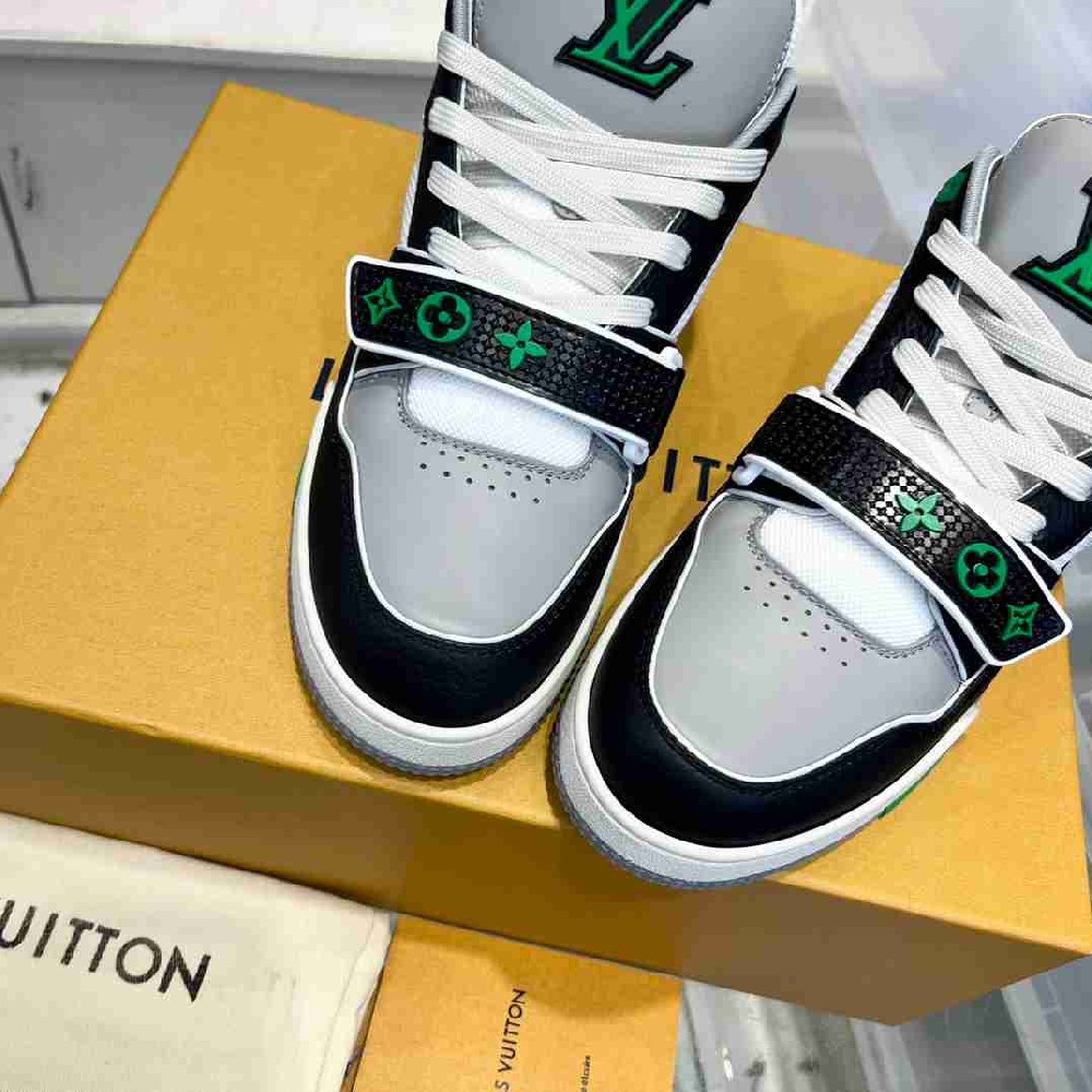 LV sneakers LU0410