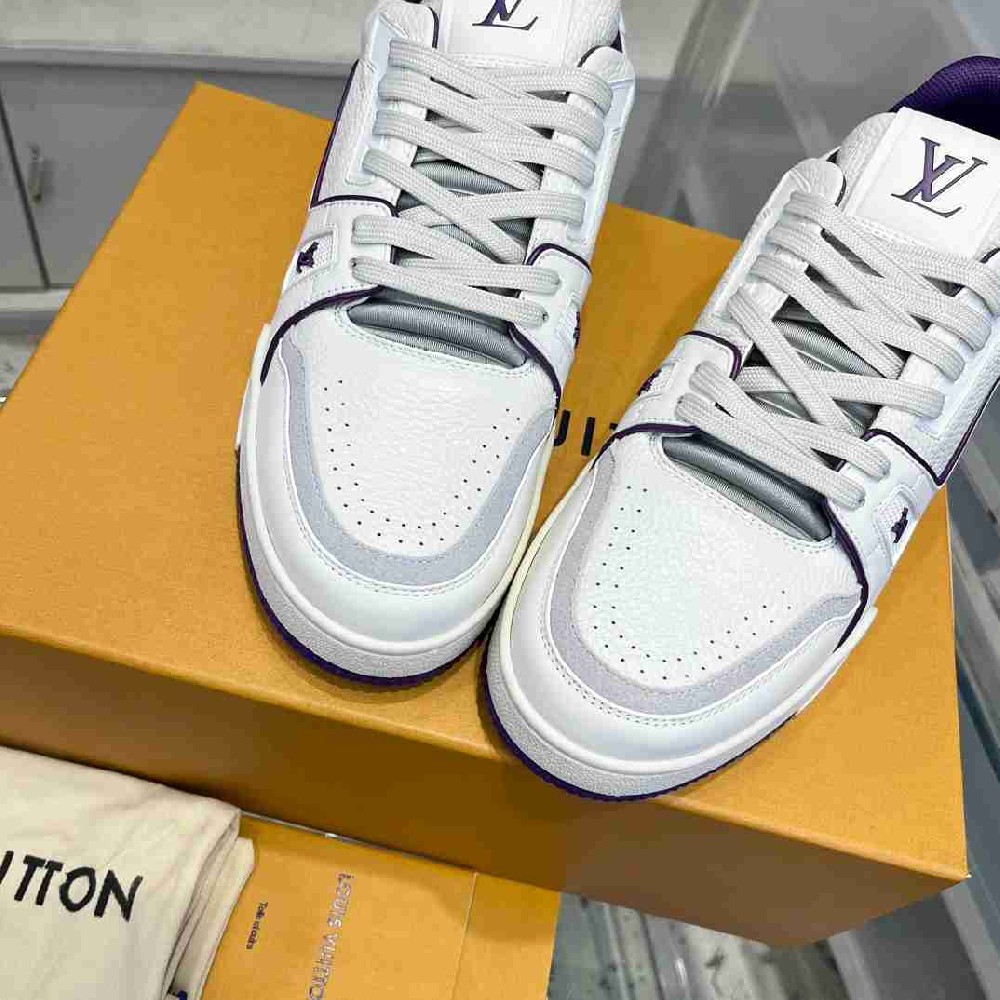 LV sneakers LU0412