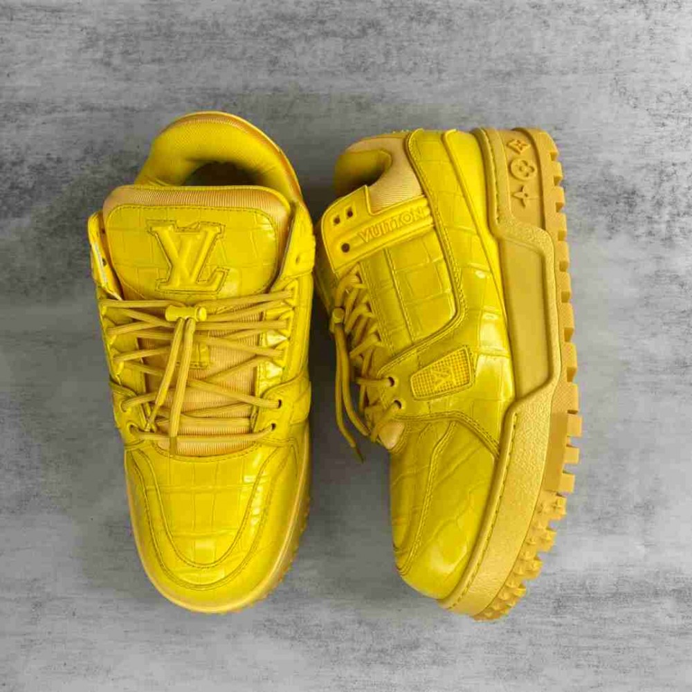 LV sneakers LU0423