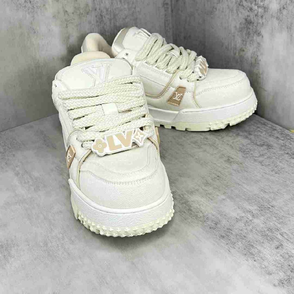 LV sneakers LU0427