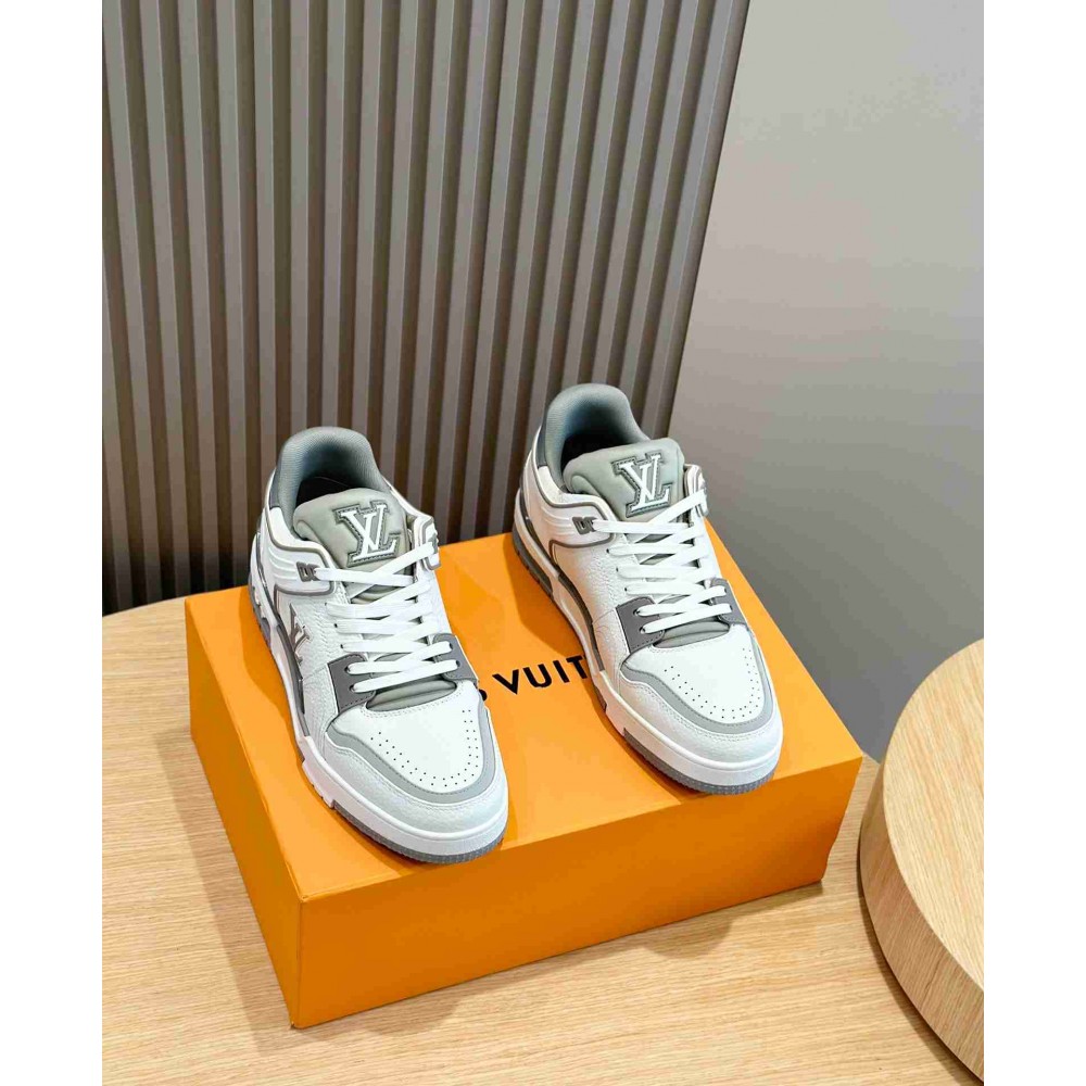 LV sneakers LU0430