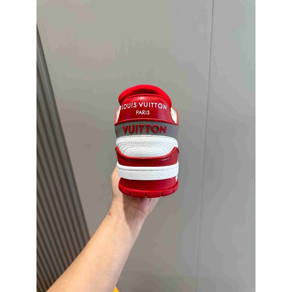 LV sneakers LU0432