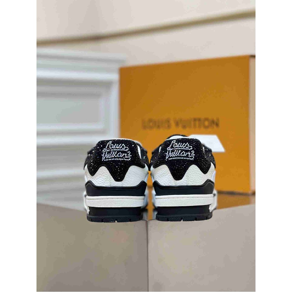 LV sneakers LU0439