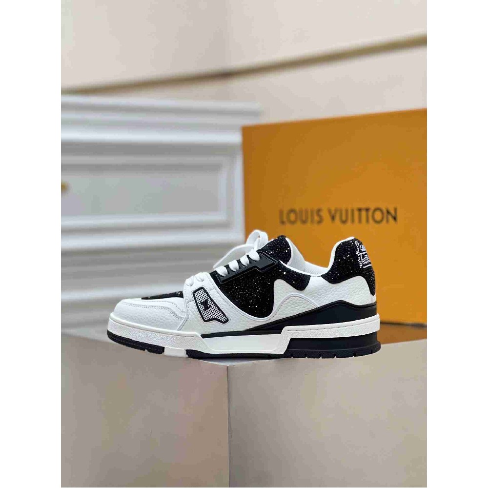 LV sneakers LU0439