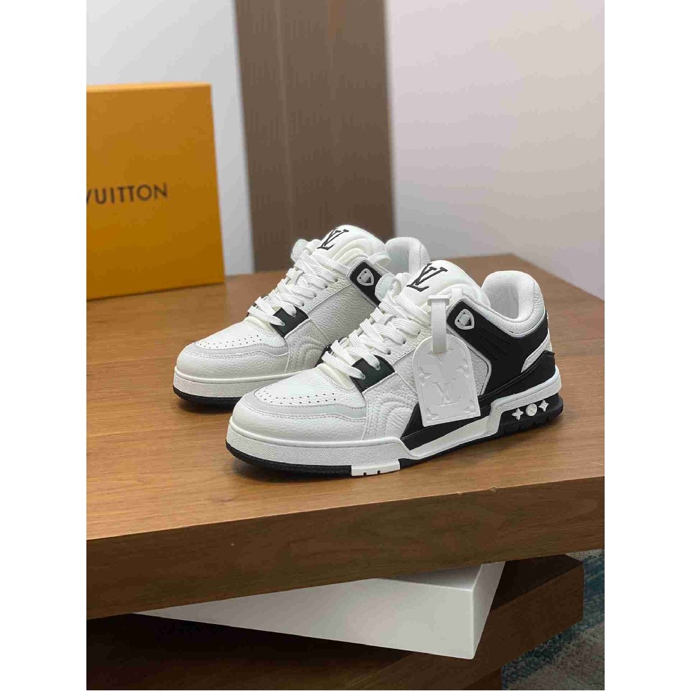 LV sneakers LU0444