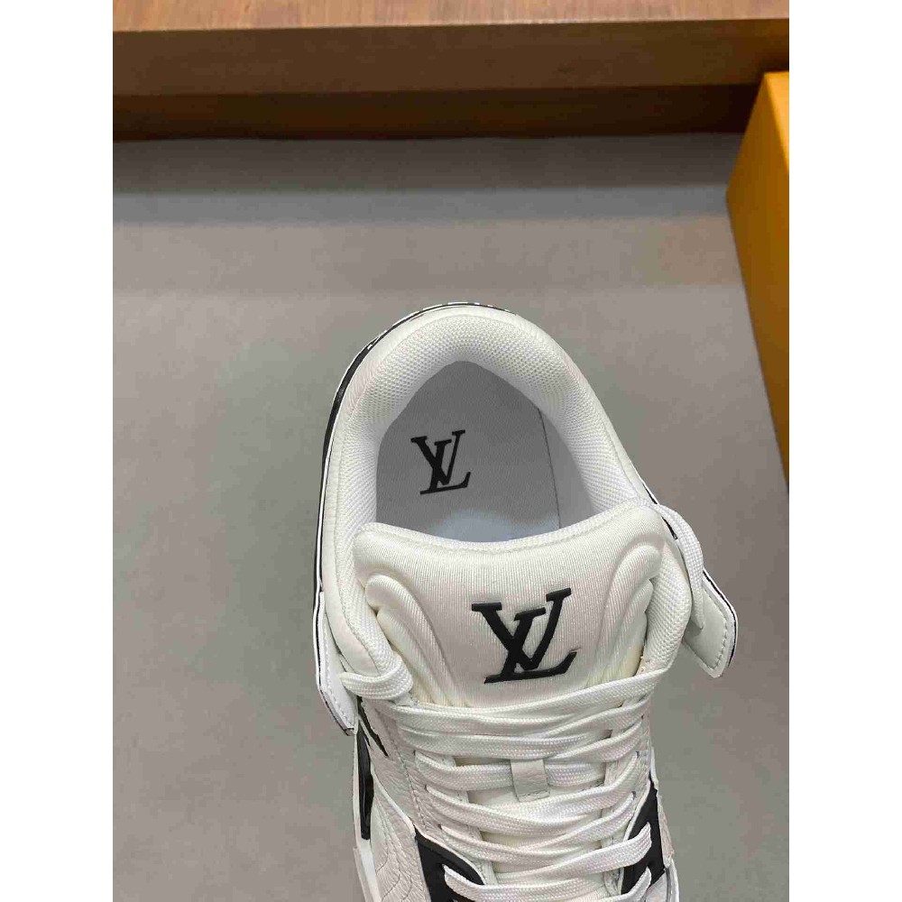 LV sneakers LU0444