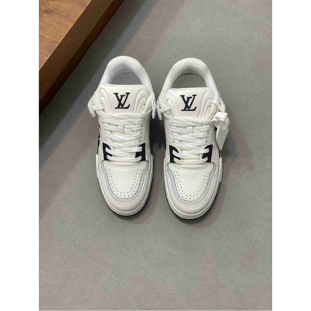 LV sneakers LU0444