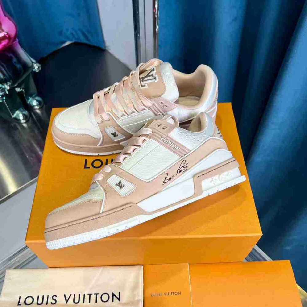 LV sneakers LU0449