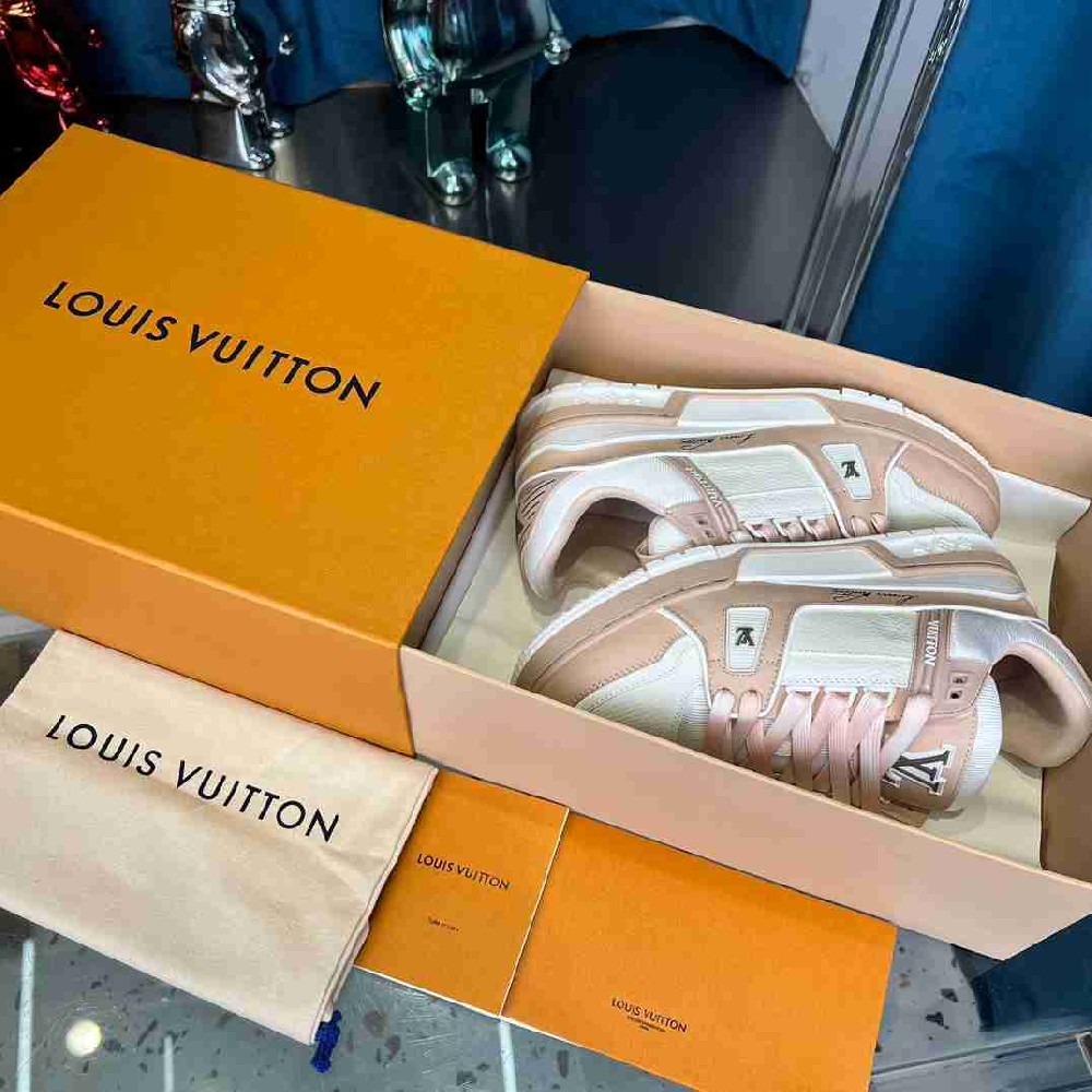 LV sneakers LU0449