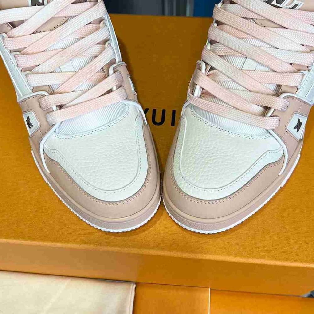 LV sneakers LU0449