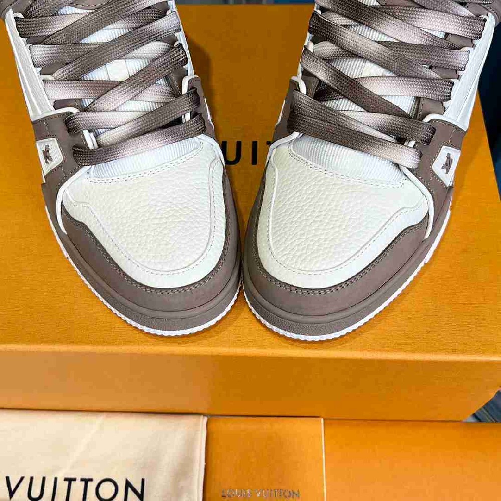 LV sneakers LU0450