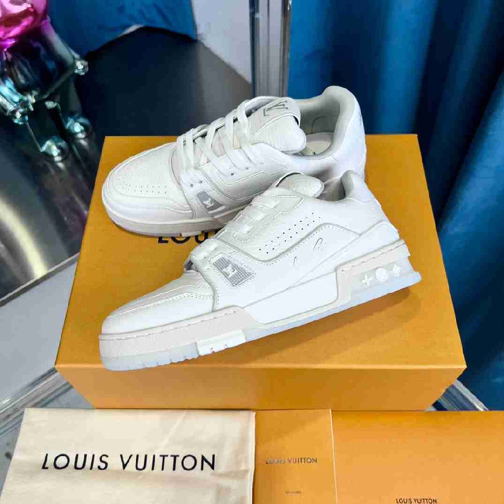 LV sneakers LU0451