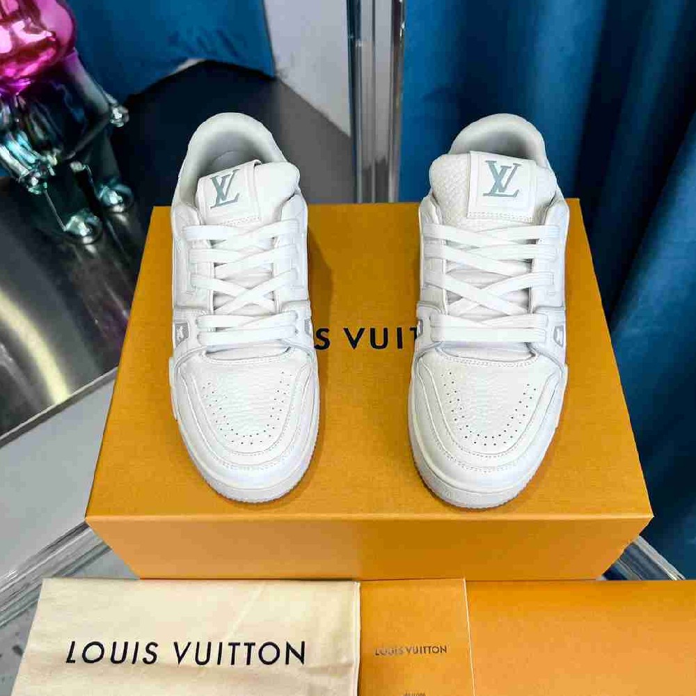 LV sneakers LU0451