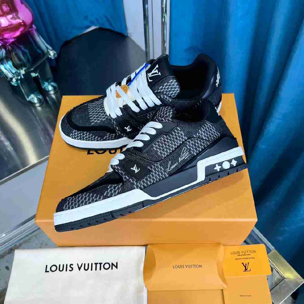 LV sneakers LU0454