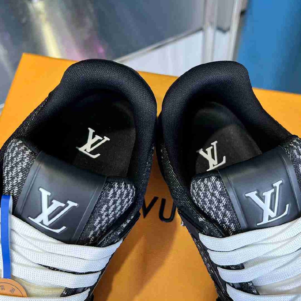 LV sneakers LU0454