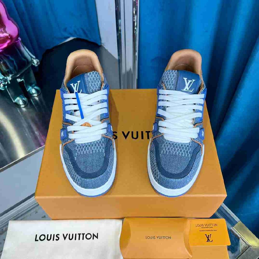 LV sneakers LU0455