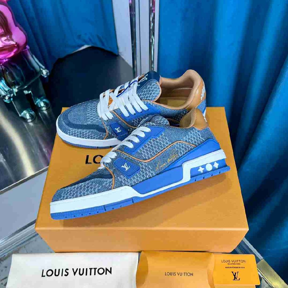 LV sneakers LU0455