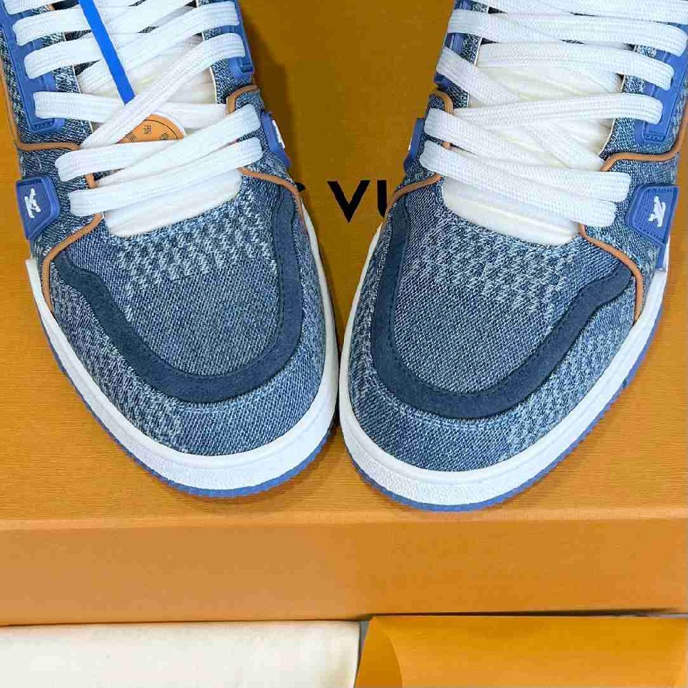 LV sneakers LU0455