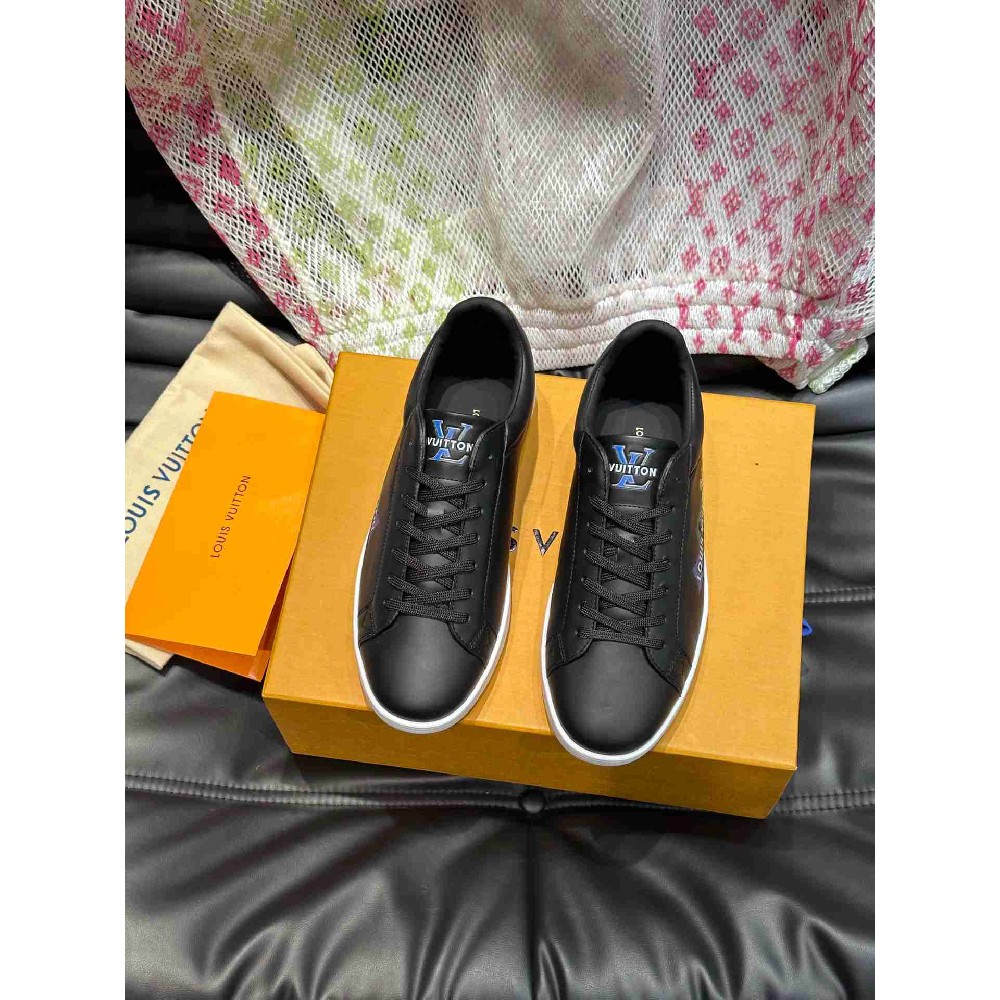 LV sneakers LU0476