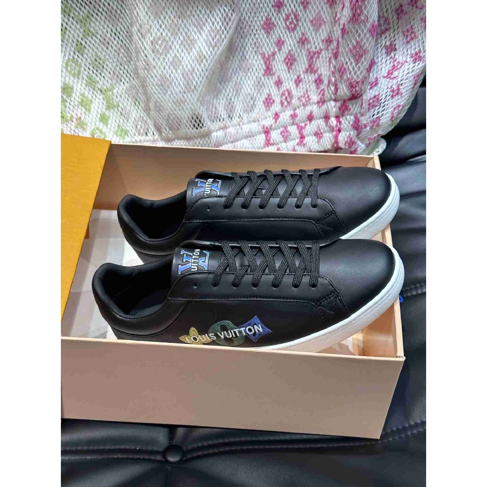 LV sneakers LU0476
