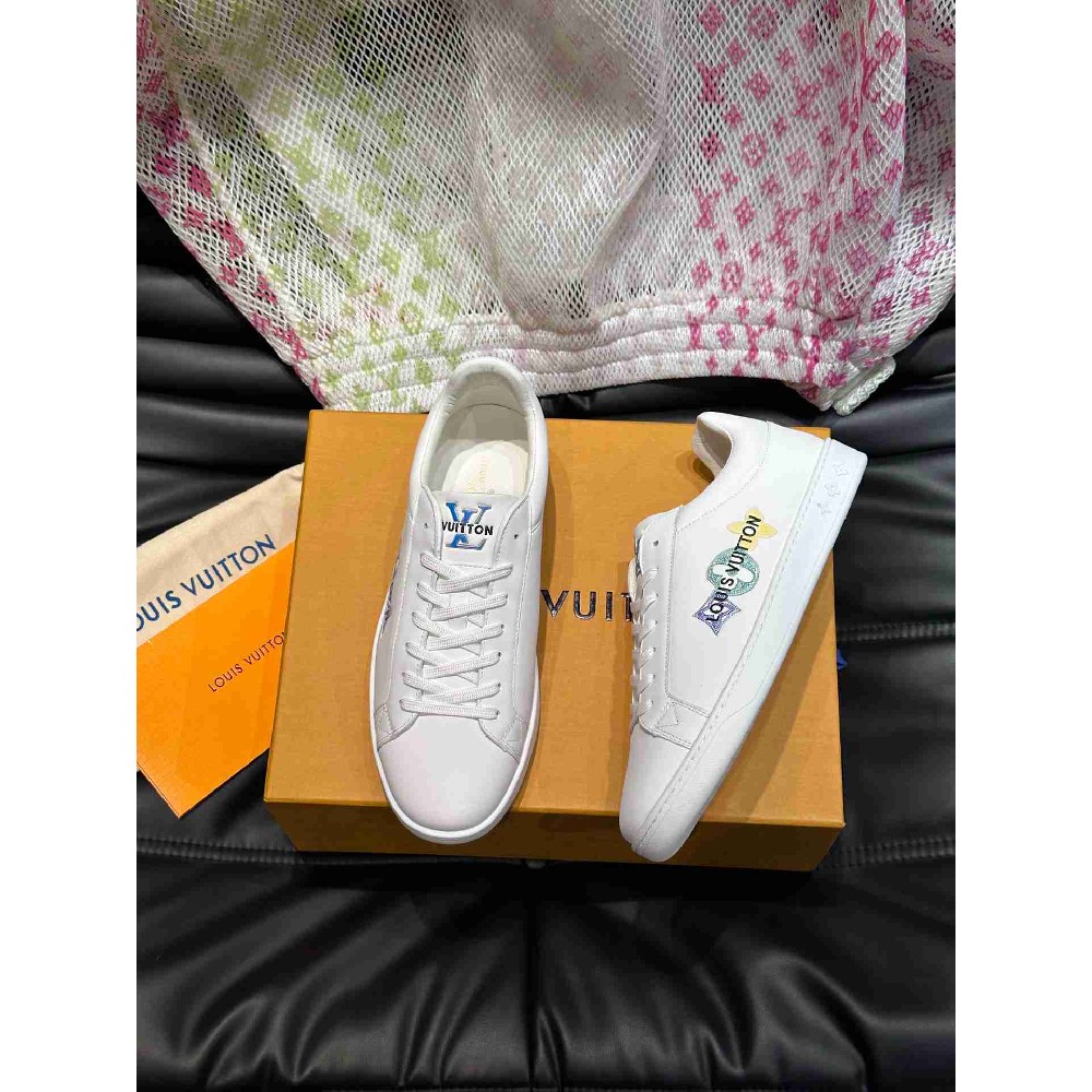 LV sneakers LU0477