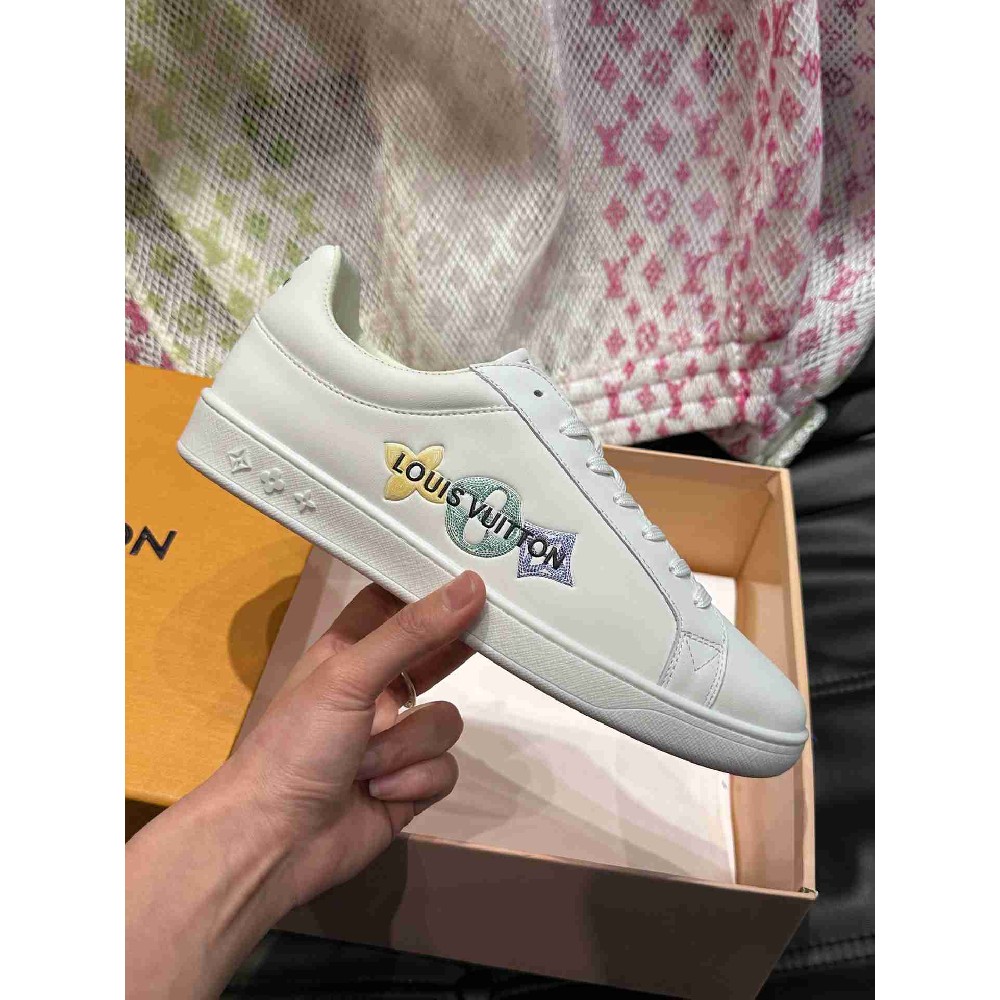 LV sneakers LU0477
