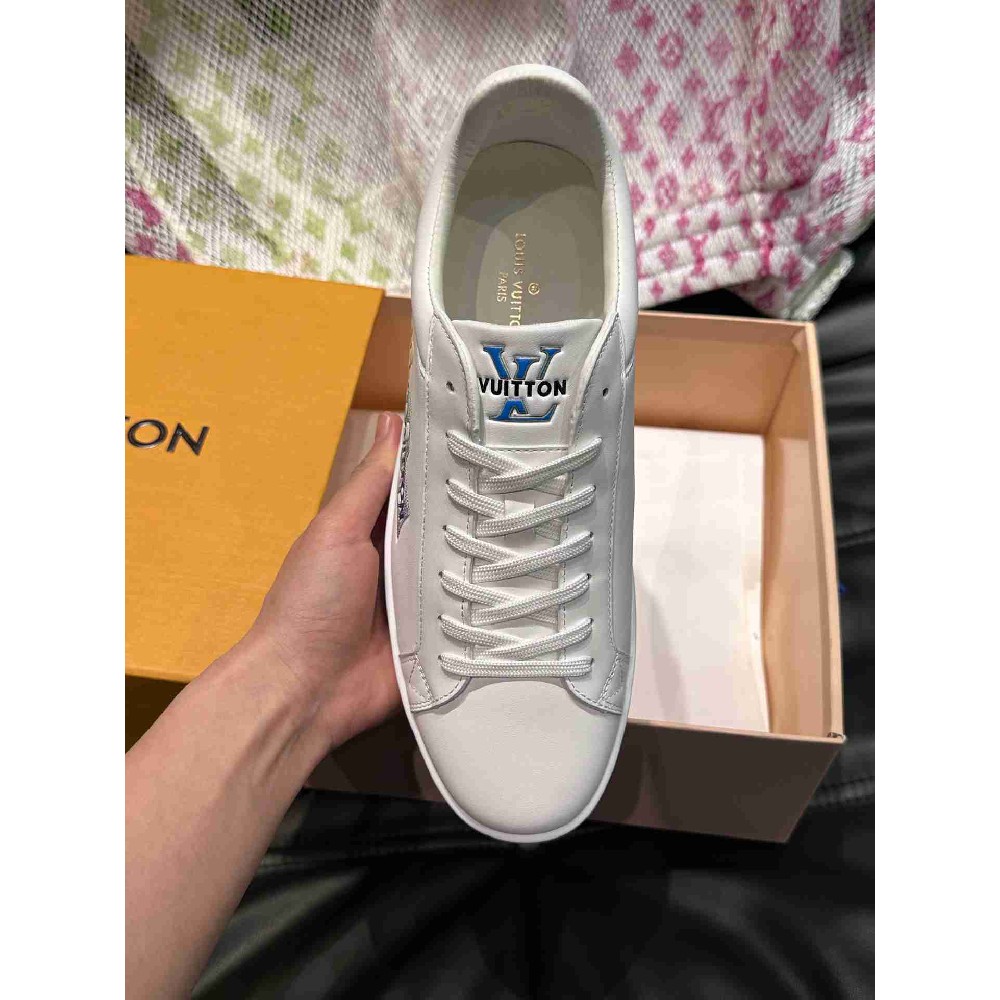 LV sneakers LU0477