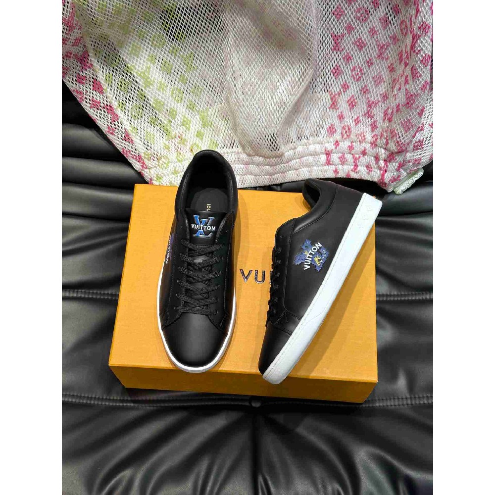 LV sneakers LU0479