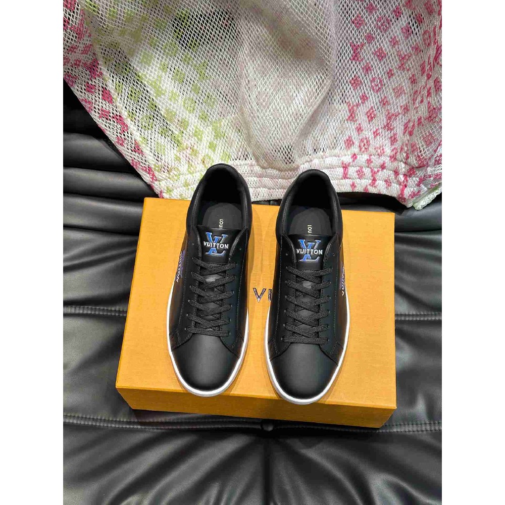 LV sneakers LU0479