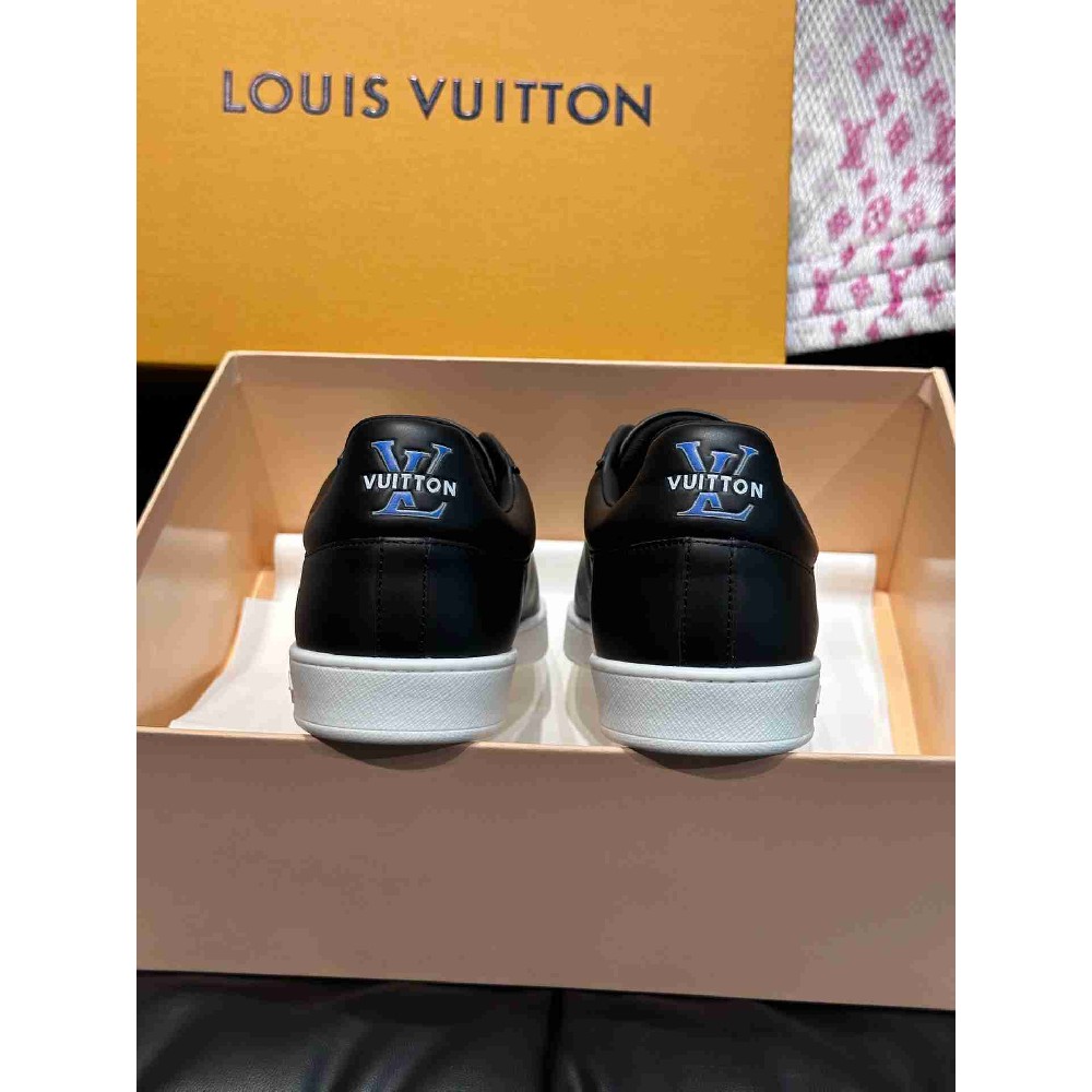 LV sneakers LU0479