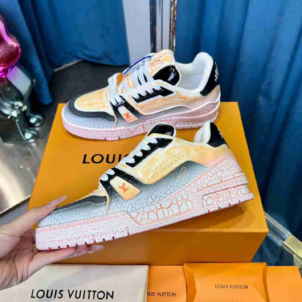 LV  sneakers LU0495