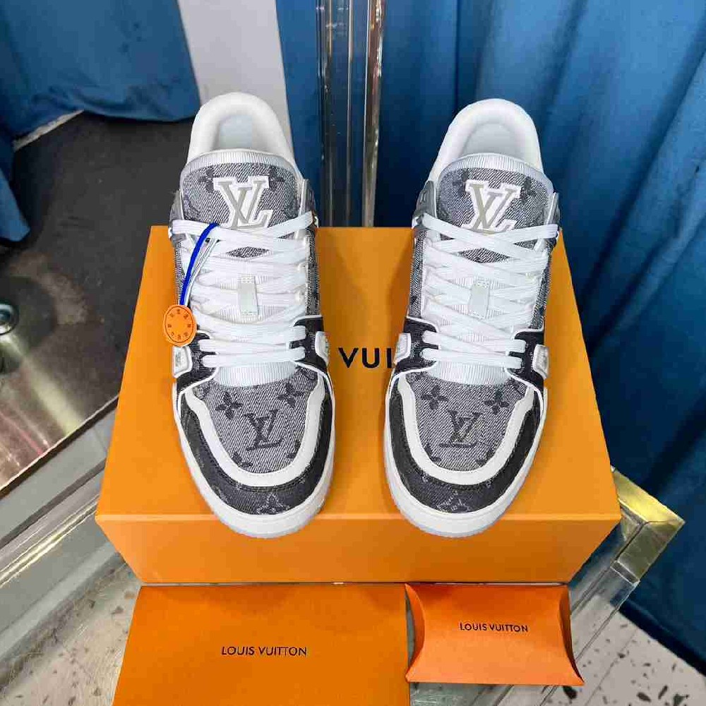 LV sneakers LU0499