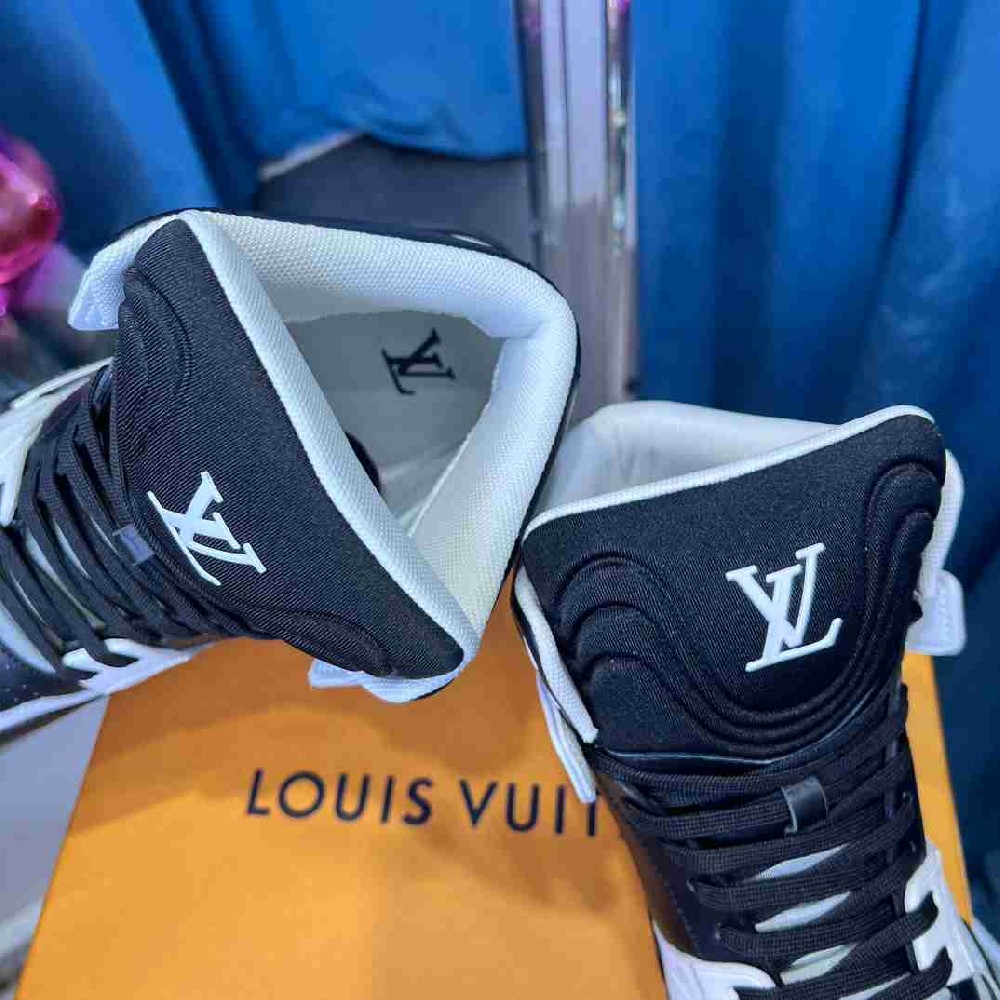 LV  sneakers LU0502