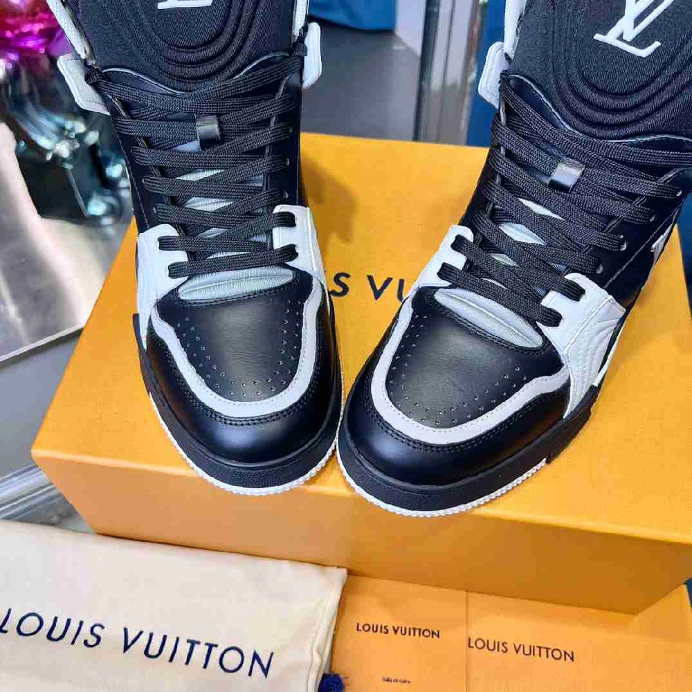 LV  sneakers LU0502
