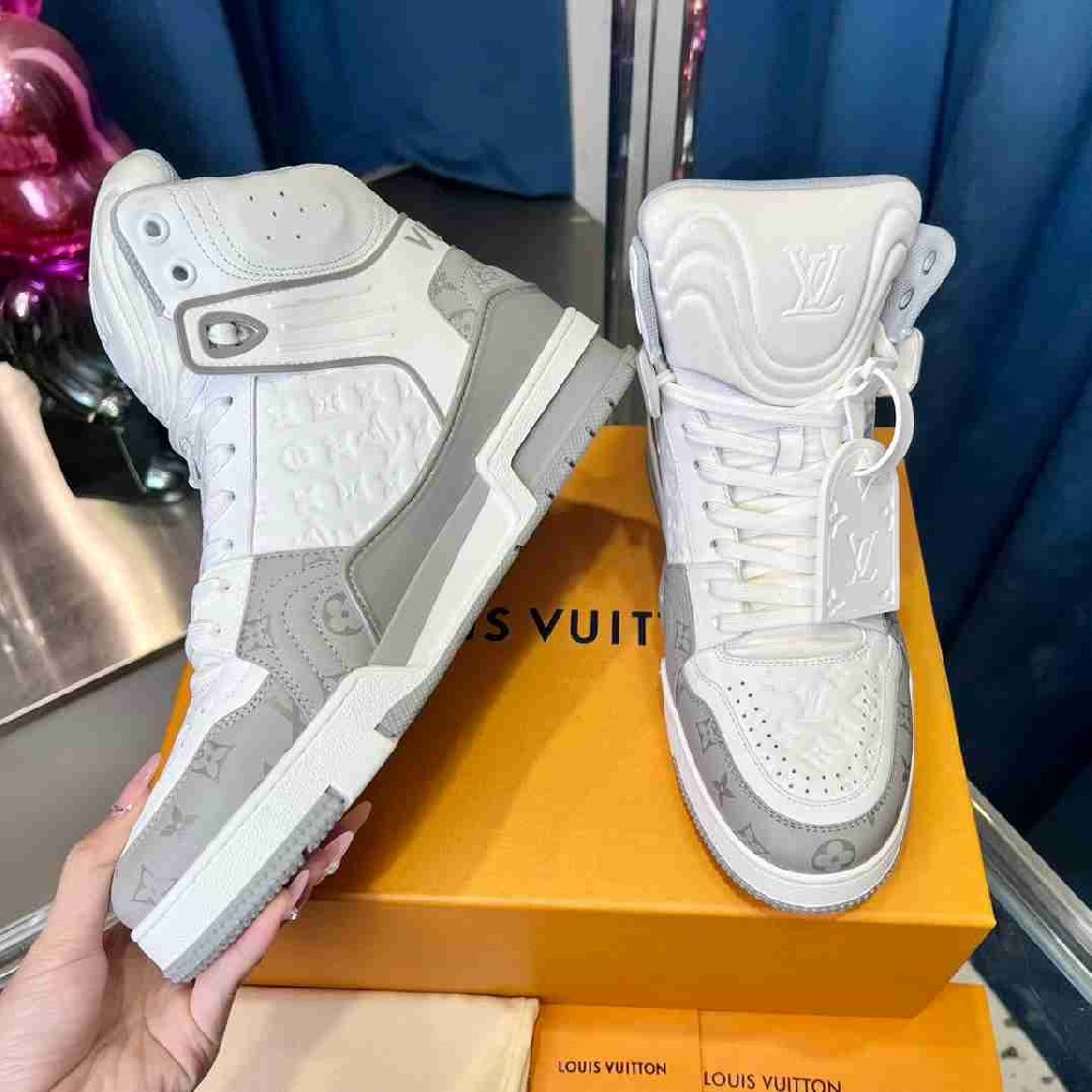 LV sneakers LU0504