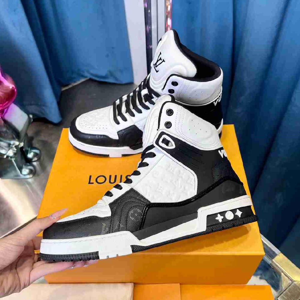 LV sneakers LU0505