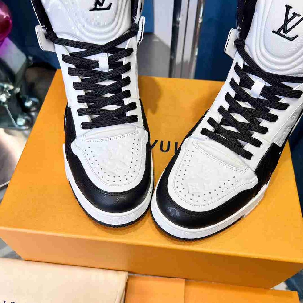 LV sneakers LU0505