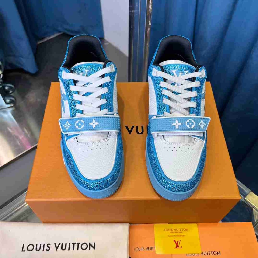 LV sneakers LU0506