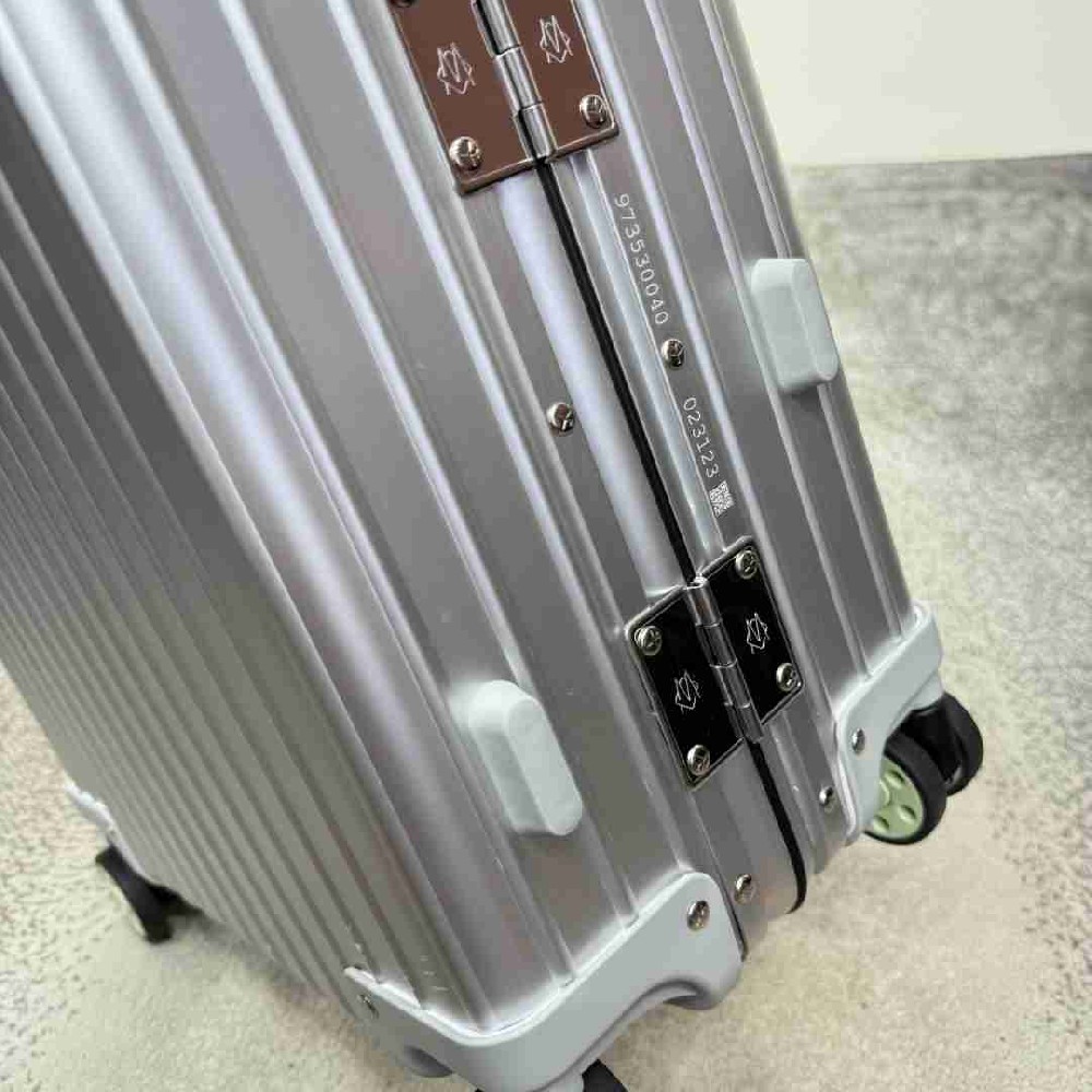 Rimowa  Suitcase LXX0050