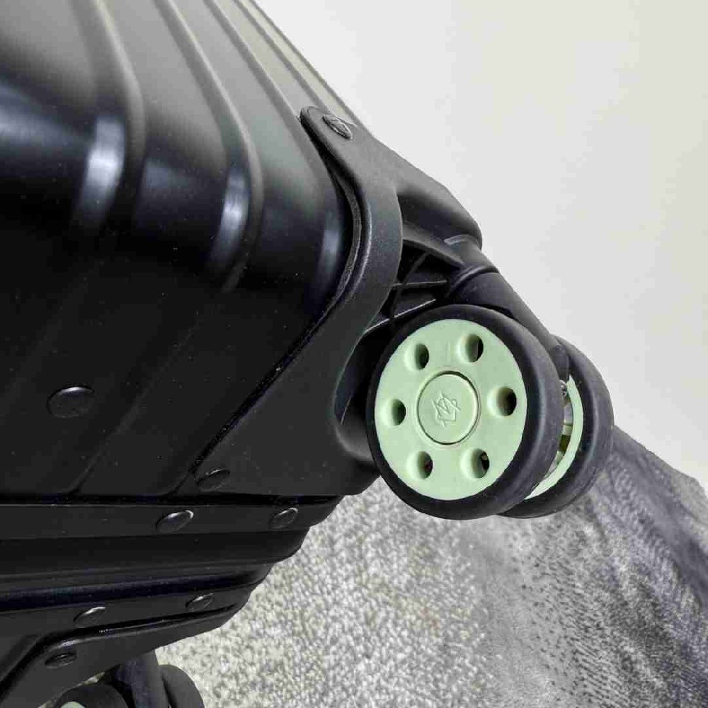 Rimowa  Suitcase LXX0052