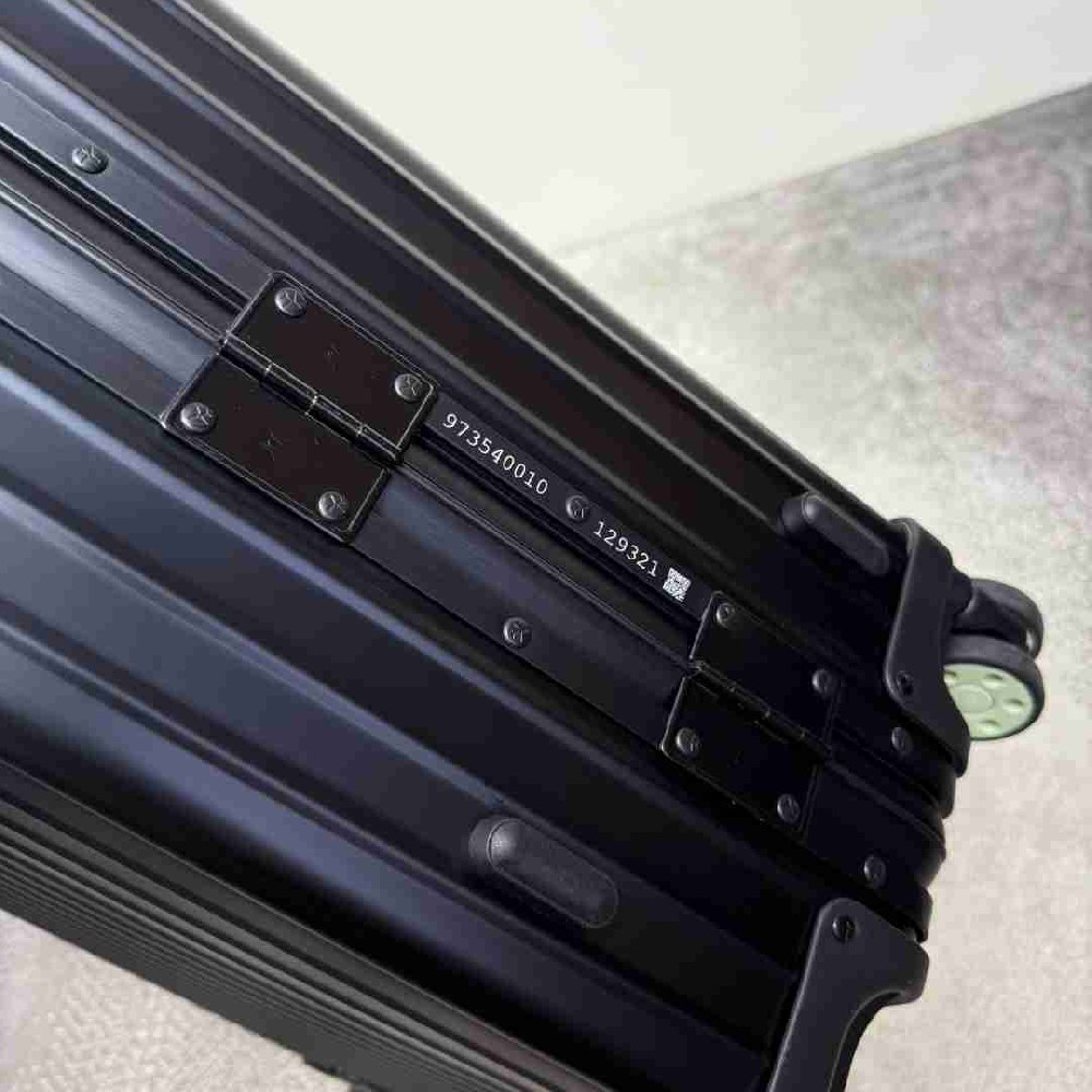 Rimowa  Suitcase LXX0052